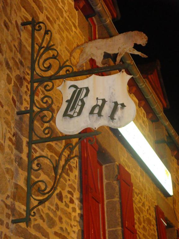 Châteauneuf-dʼIlle-et-Vilaine Auberge Du Chateau المظهر الخارجي الصورة